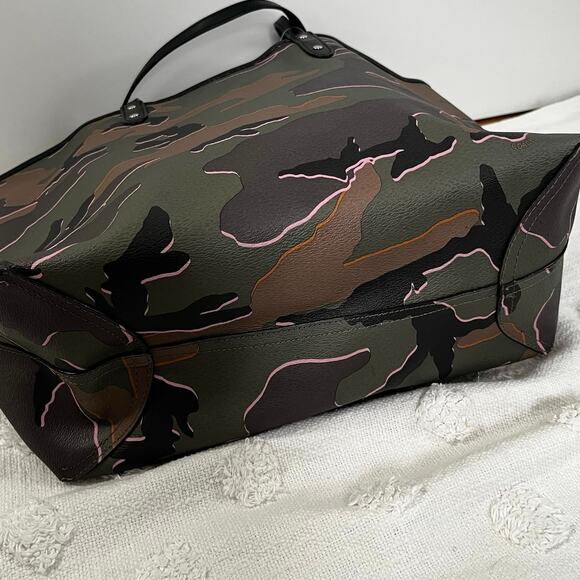 Coach Camo Large City Tote Bag Reversible Black Interior Pebble Leather Wristlet - Picture 9 of 9